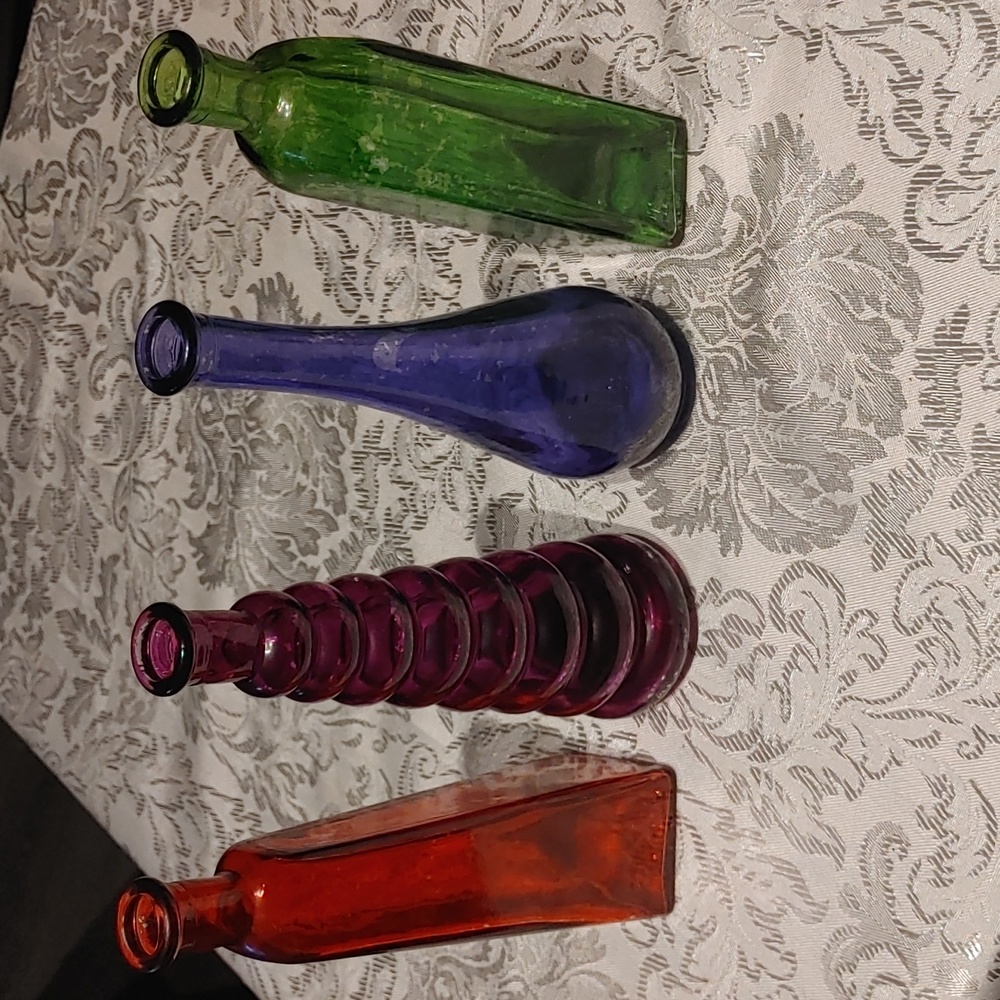 5/$20 4 Miniature Vases